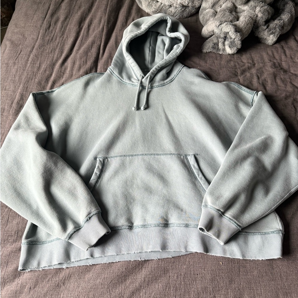 Cropped Abercrombie & Fitch Hoodie.